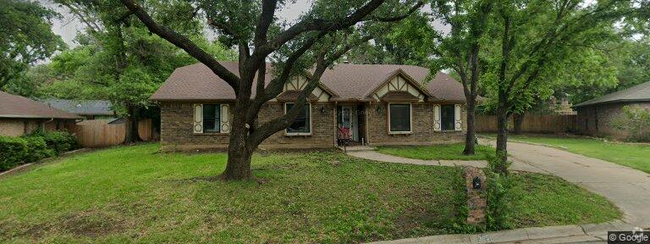 Building Photo - 305 Shawnee Trail Rental