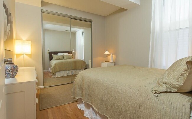 Photo - 1110 Clinton St