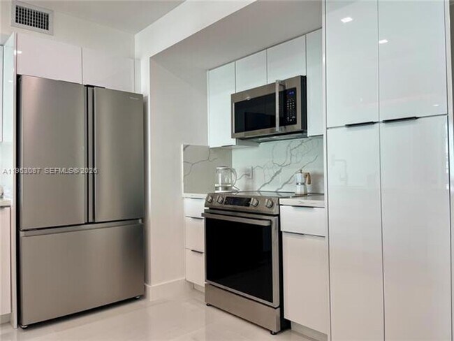 Photo - 9499 Collins Ave Unidad 9499 Collins Ave appt 506