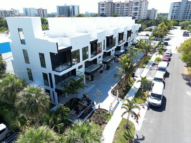 Photo - 3222 NE 7th St