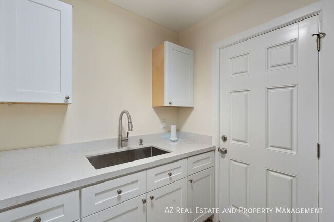 Photo - 1804 E Coronado Rd Unit B