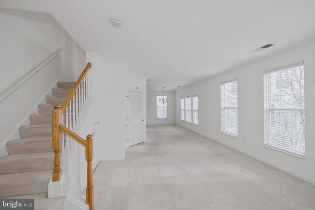 Building Photo - 5108 English Terrace Unit 104