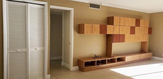 Photo - 331 Lakeview Dr Unit 206