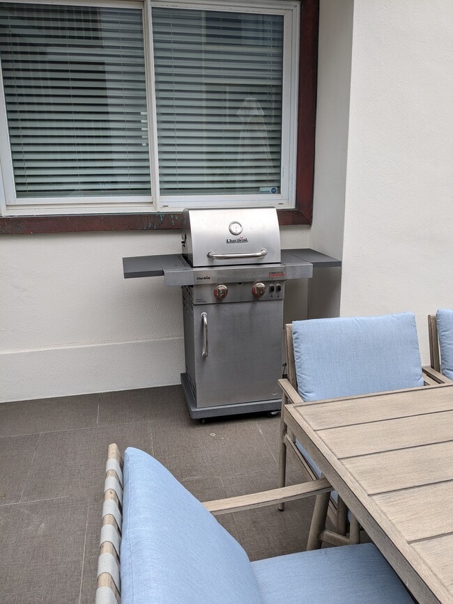 Photo - 722 Sunset Ct