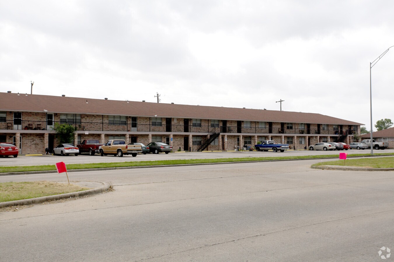 Riverbrook Apartaments - Riverbrook Apartments