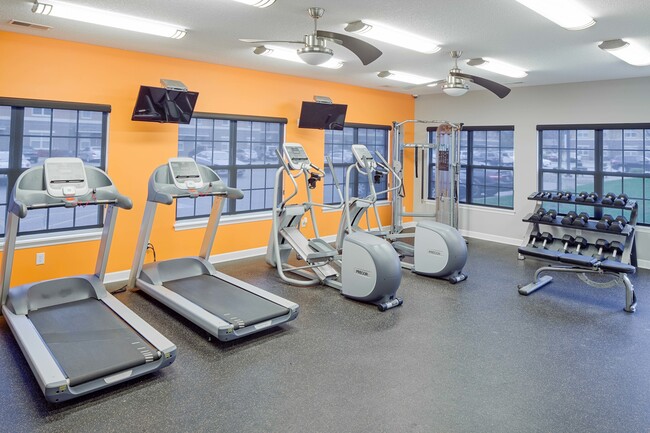 09-irish-flats-nd-south-bend-in-fitness-center-2