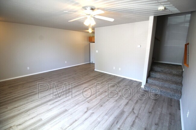 1031 E Iowa Ave