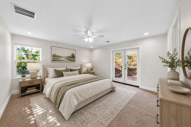 Building Photo - "Charming 3-Bed, 2-Bath Denison Home with Elegant Granite Countertops!"