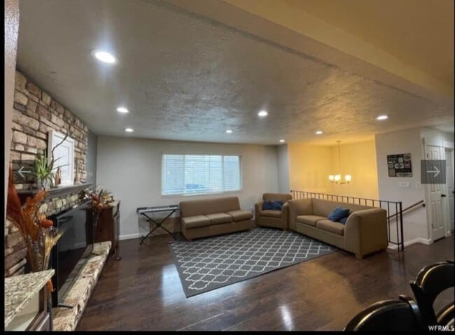 360 Mahogany Dr
