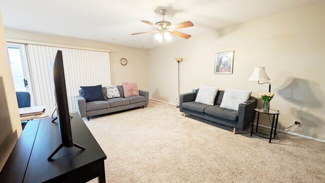 Photo - 602 Hanover Ct Unit V1