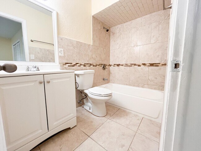 Photo - 12419 Westhampton Cir Unit 12419