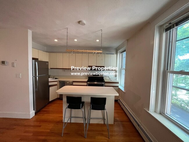 Building Photo - 19 South St Unit 2