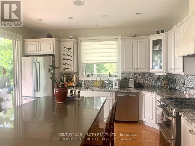 Photo - 9 Greenwood Forest Rd