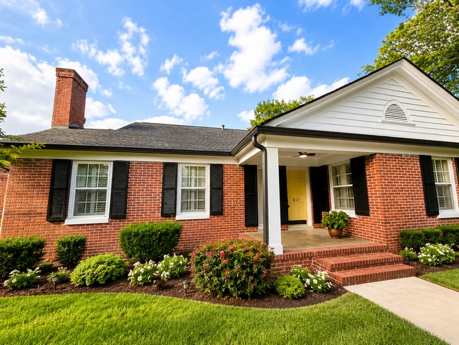 Photo - 3/2 Duplex Conveniently Situated in an Established Neighborhood!