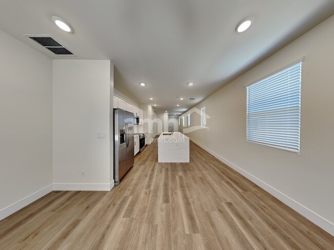 Photo - 533 Sacred Lotus Pl