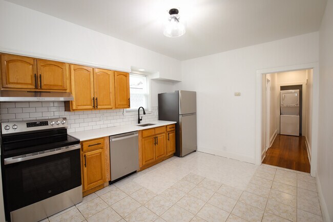 Photo - 18 Everett Ave Unit 2 BR In- Laundry Off St Parking