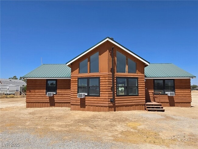 Building Photo - 270 W Patricia Ave