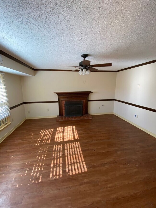 Photo - 2306 River Oaks Blvd