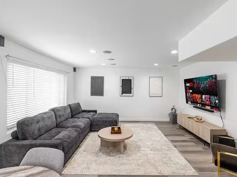 Photo - 10614 Eastborne Ave