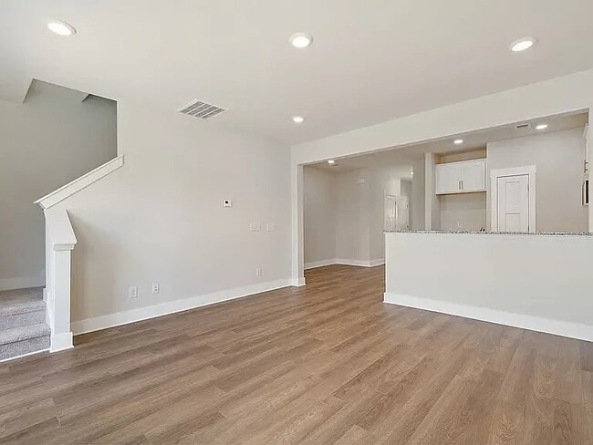 Photo - 6034 Tavener Dr