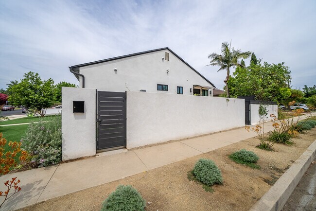 Photo - 8102 Paso Robles Ave