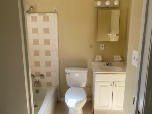 Photo - 410 Wells Ave Apartment Unit A