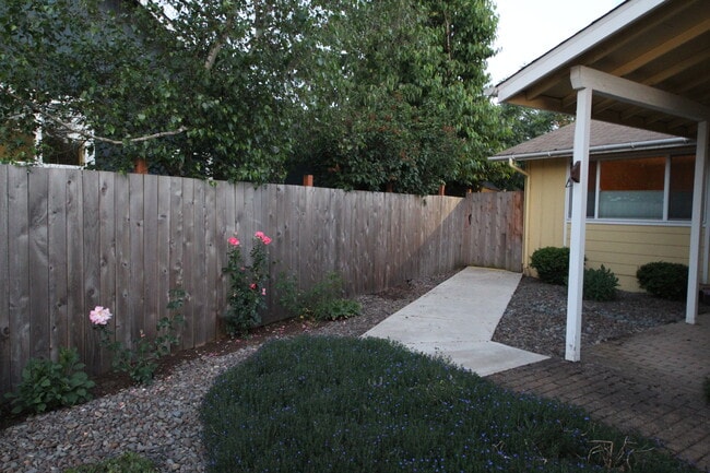 Photo - 3672 Harlow Rd