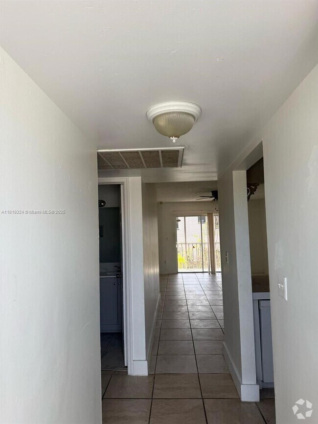 Building Photo - 438 NE 210th Cir Terrace Unit 202-4B Rental
