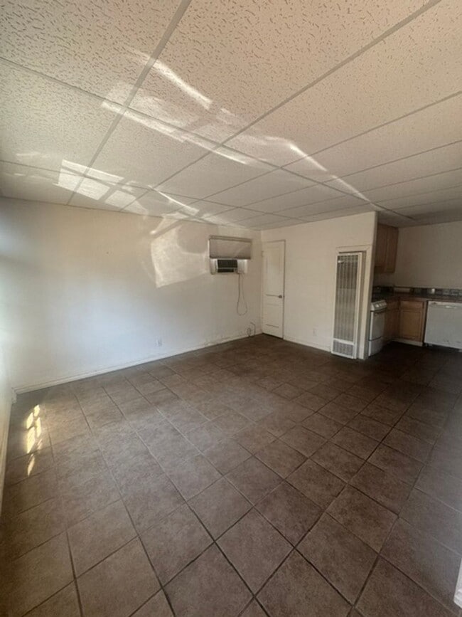 Building Photo - 603 Dartmouth Dr NE Unit 1/2