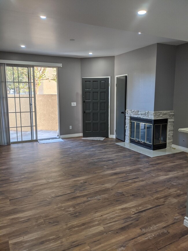 Photo - 23947 Del Monte Dr.