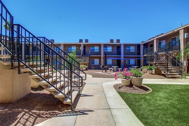 Photo - Casa West