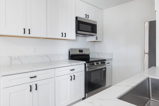 Serra Grove Apartments