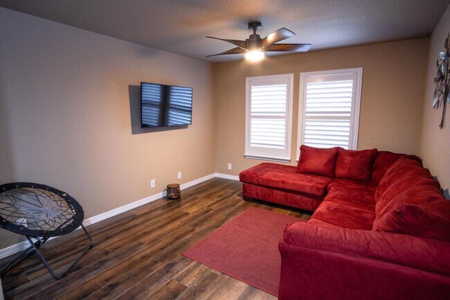 Photo - 5323 Dannelly Field Casa