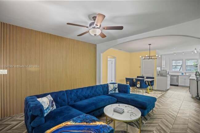 Photo - 46 NE 43rd St