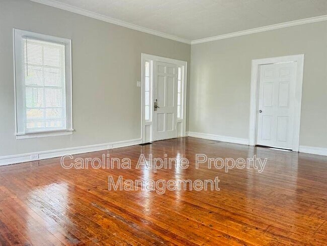 Photo - 721 S Church St