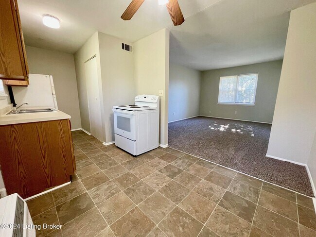 Photo - 9409 La Grange Rd Unit 3