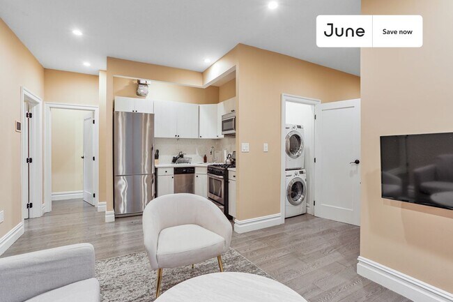 Photo - 23 E 109th St