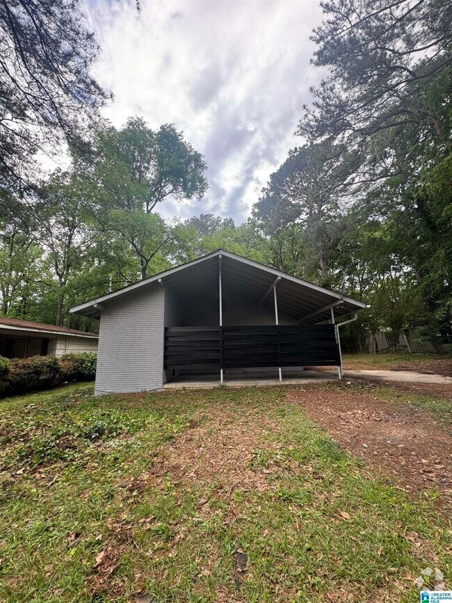 Building Photo - 1208 Oakwood St Rental