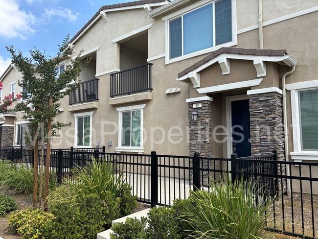 Building Photo - 16680 Wyndham Ln Unit #10 Rental
