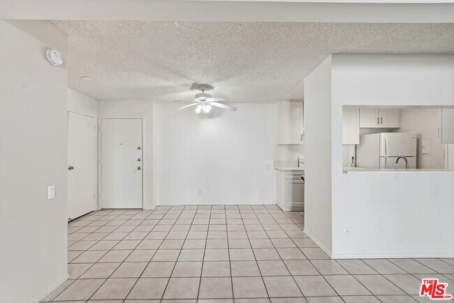 Photo - 5460 White Oak Ave Unit G111