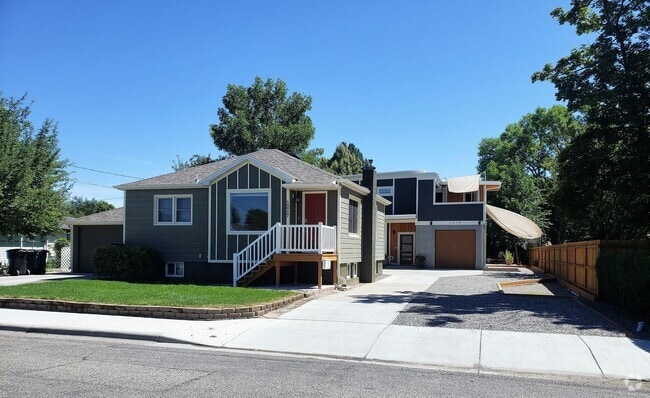 Building Photo - Recently Re-modeled 3 Bedroom Home!