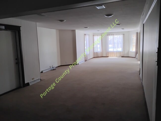 Photo - 207 S Main St