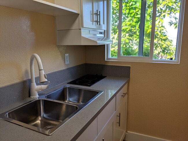 Photo - Menlo Studio Unit 1