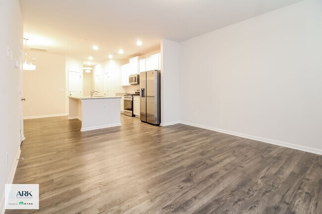 Photo - 4 Oak Rose Dr
