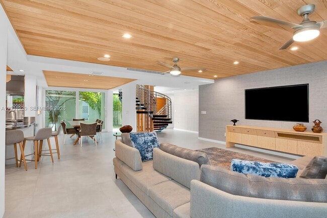 Photo - 2475 S Bayshore Dr
