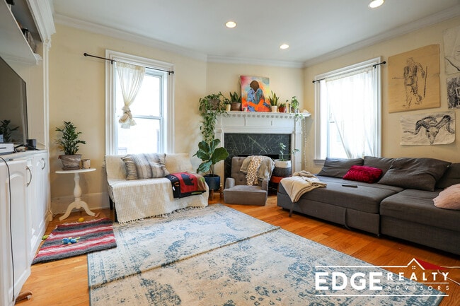 Photo - 12 Sutherland Rd Unit 3