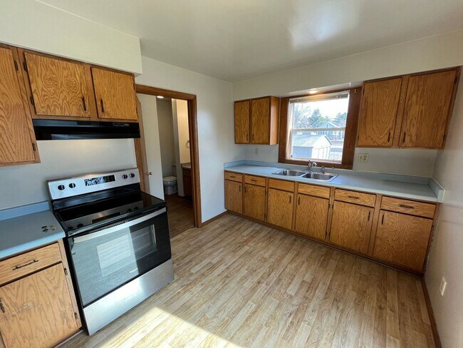 Photo - 622 Grand St Unit Lower