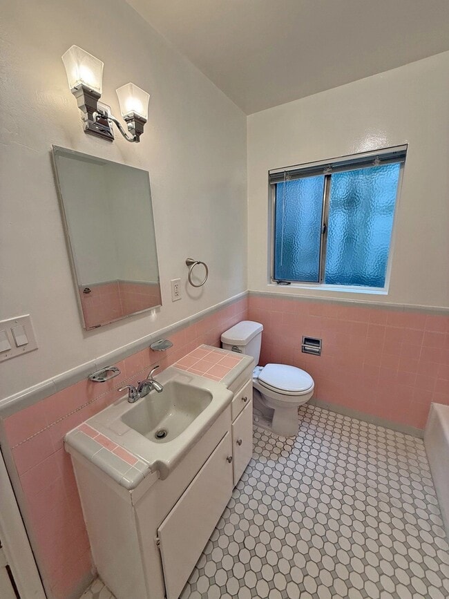 Photo - 1236 N Sweetzer Ave Unit 4