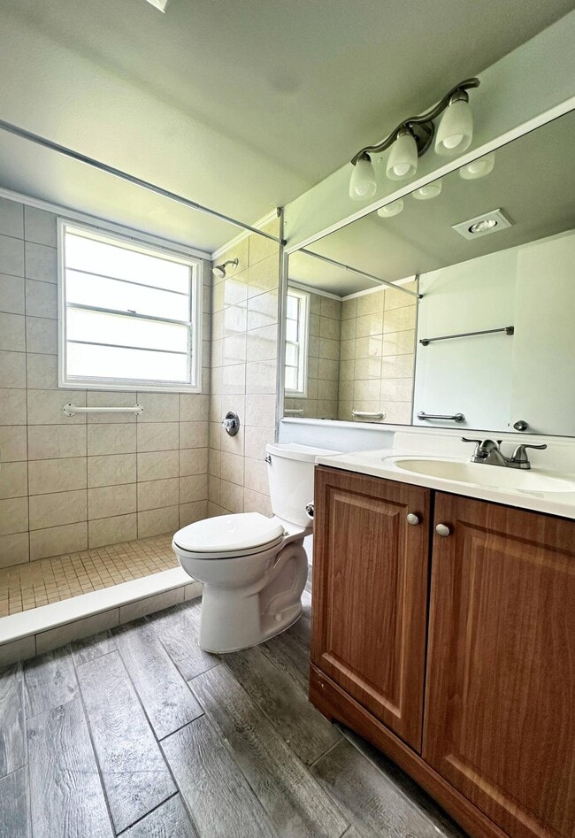 Photo - 144 Mansfield D Unit #d