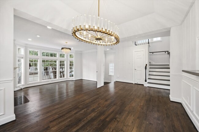 Photo - 1945 Vermont St